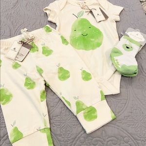 Baby Gap 3 Piece Set, NWT, size 0 to 3 Months